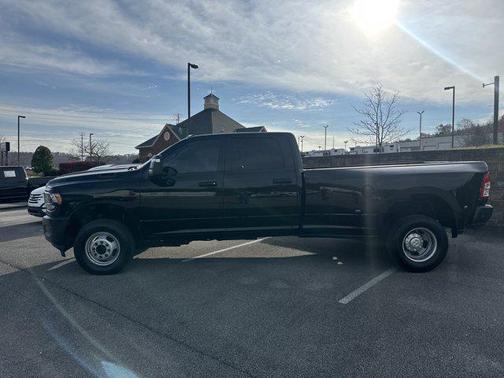 2023 RAM 3500 Tradesman Crew Cab 4x4 8' Box