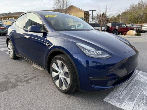 2022 Tesla Model Y Long Range Dual Motor All-Wheel Drive