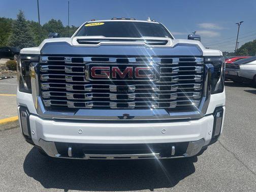 Summit White 2025 GMC Sierra 2500 Denali