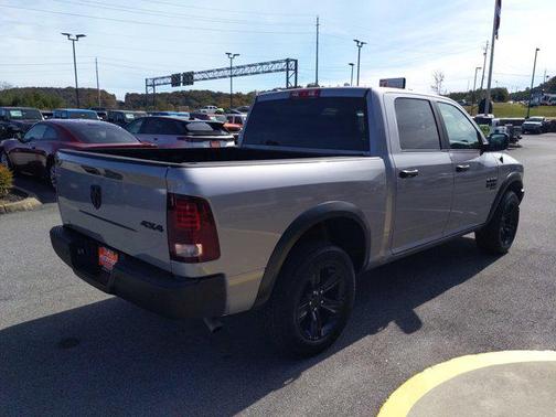 2024 RAM 1500 Classic Warlock Crew Cab 4x4 5'7' Box
