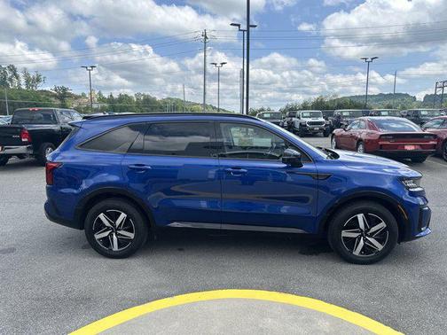 2023 Kia Sorento S