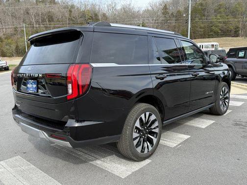 Agate Black Metallic 2026 Ford Expedition Platinum