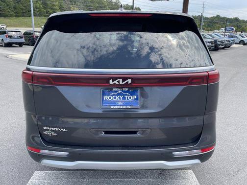 2023 Kia Carnival LX