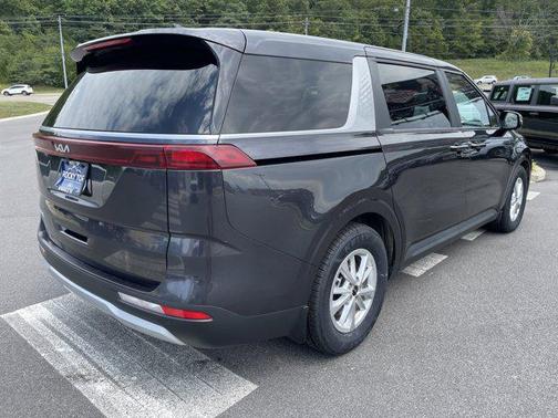 2023 Kia Carnival LX