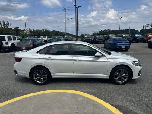 2022 Volkswagen Jetta 1.5T SE