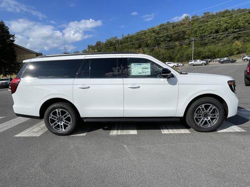 2025 Ford Expedition Max Active 4x4