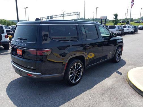 2022 Jeep Wagoneer Series III 4x4