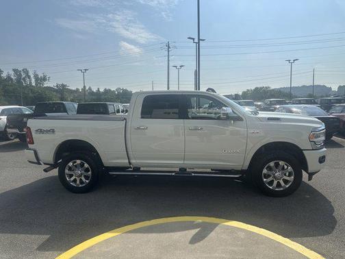 2022 RAM 2500 Laramie Crew Cab 4x4 6'4' Box
