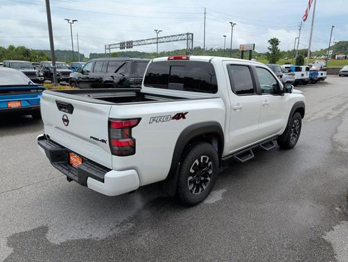 Glacier White 2024 Nissan Frontier PRO-4X
