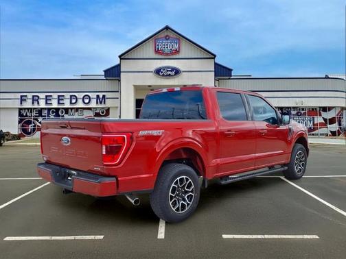 HOT PEPPER RED MET TINTD CC 2023 Ford F-150 XLT