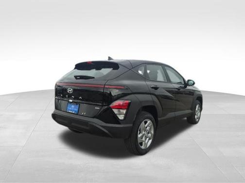 Abyss Black Pearl 2026 Hyundai KONA SE