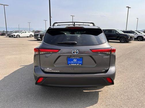 2022 Toyota Highlander Hybrid LE