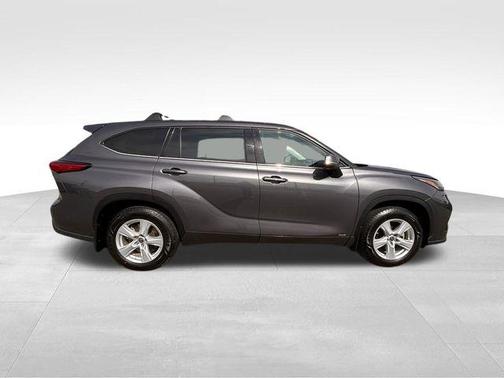2022 Toyota Highlander Hybrid LE