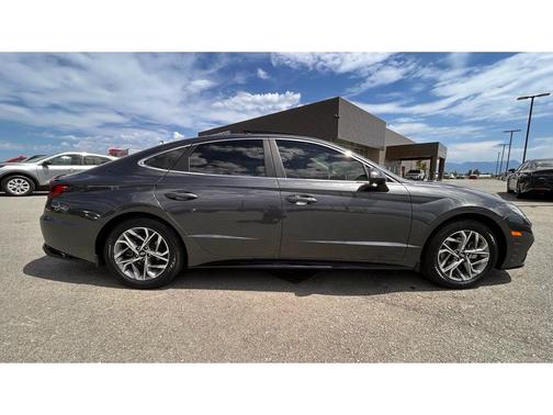 2022 Hyundai SONATA SEL