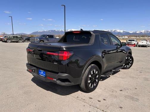 2025 Hyundai SANTA CRUZ SEL Activity
