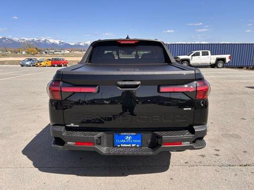 2025 Hyundai SANTA CRUZ SEL Activity