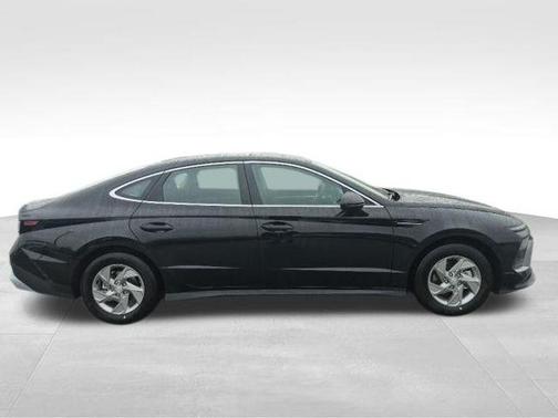 Black 2026 Hyundai SONATA SE