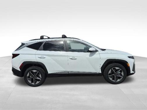 White Pearl 2026 Hyundai TUCSON SEL