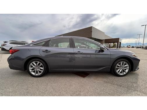 2022 Toyota Avalon XLE