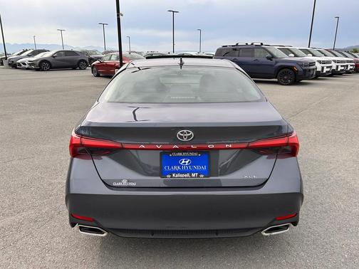 2022 Toyota Avalon XLE