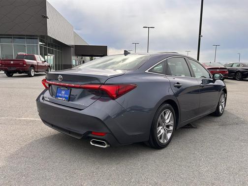 2022 Toyota Avalon XLE