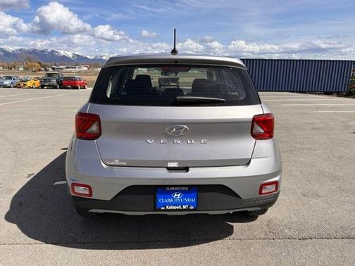 2025 Hyundai VENUE SE