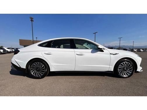 2024 Hyundai SONATA Hybrid SEL