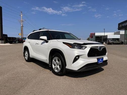 2022 Toyota Highlander Hybrid LE