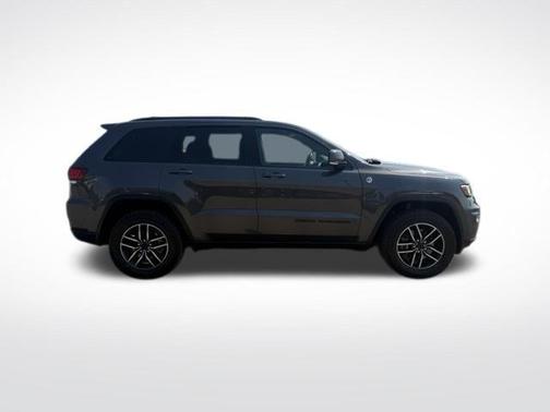 Granite Crystal Clearcoat Metallic 2019 Jeep Grand Cherokee Trailhawk