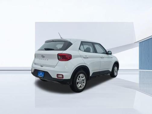 2023 Hyundai VENUE SE