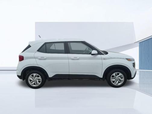 2023 Hyundai VENUE SE