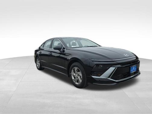 Black 2026 Hyundai SONATA SE