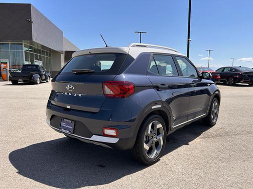 2024 Hyundai VENUE Limited