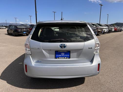 2014 Toyota Prius v Two