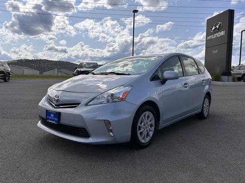 2014 Toyota Prius v Two