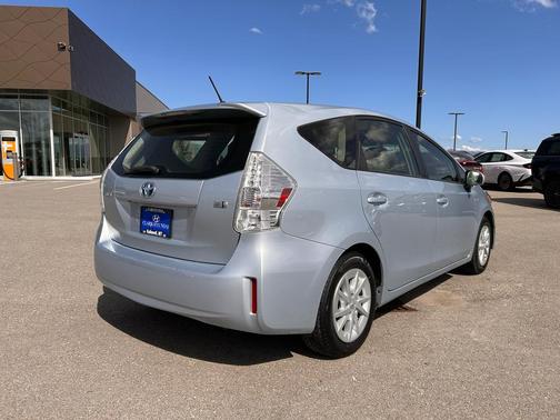 2014 Toyota Prius v Two