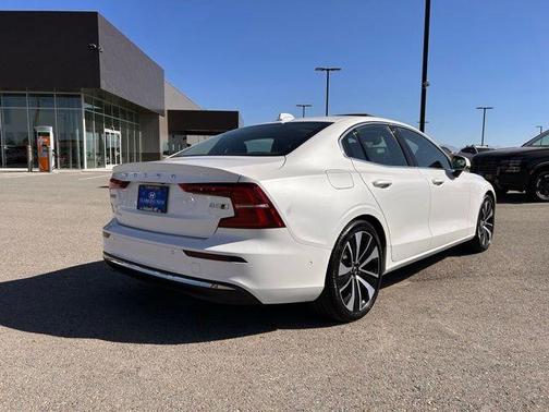 2023 Volvo S60 B5 Ultimate Bright Theme
