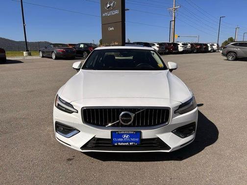 2023 Volvo S60 B5 Ultimate Bright Theme