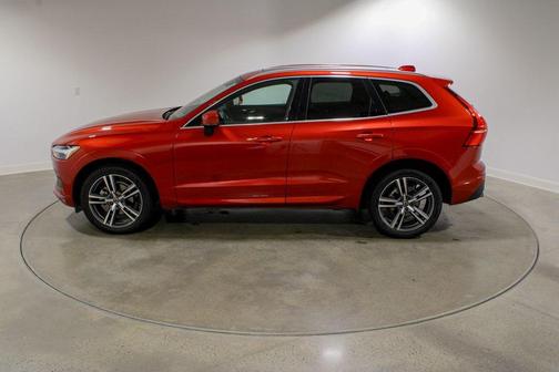 2021 Volvo XC60 T5 Momentum