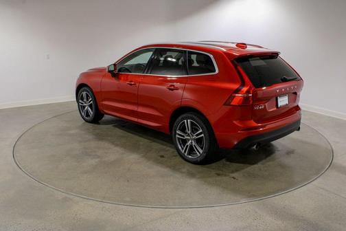2021 Volvo XC60 T5 Momentum