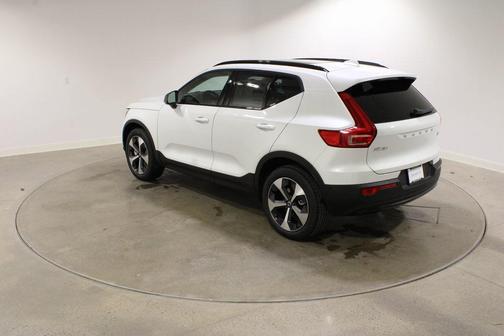 2026 Volvo XC40 B5 Plus