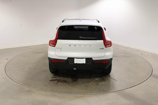 2026 Volvo XC40 B5 Plus