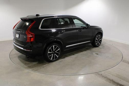 2024 Volvo XC90 B6 Plus Bright Theme 7-Seater