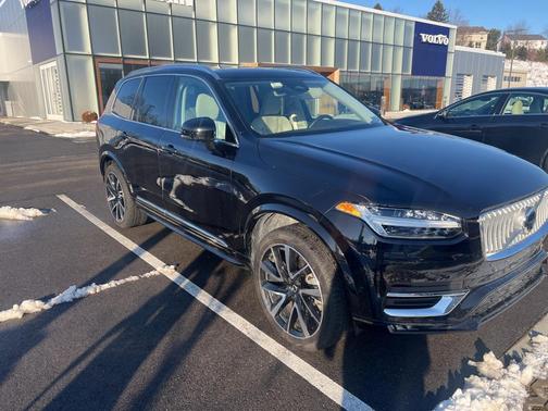 2024 Volvo XC90 B6 Plus Bright Theme 7-Seater