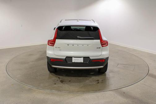 2025 Volvo XC40 B5 Plus Bright Theme