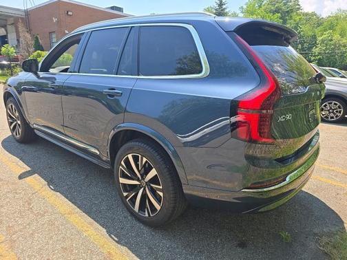 Denim Blue Metallic 2025 Volvo XC90 B5 Core