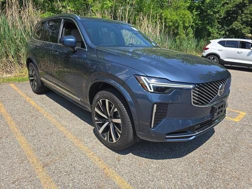 Denim Blue Metallic 2025 Volvo XC90 B5 Core
