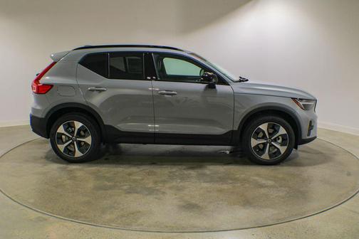 Vapour Grey Metallic 2026 Volvo XC40 Core, B5 AWD Gas (mild hybrid), Dark