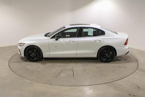 2024 Volvo S60 B5 Plus Black Edition