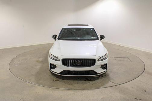 2024 Volvo S60 B5 Plus Black Edition